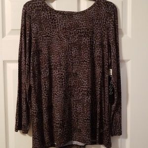 Yogo brand, womans large charcoal top NWT